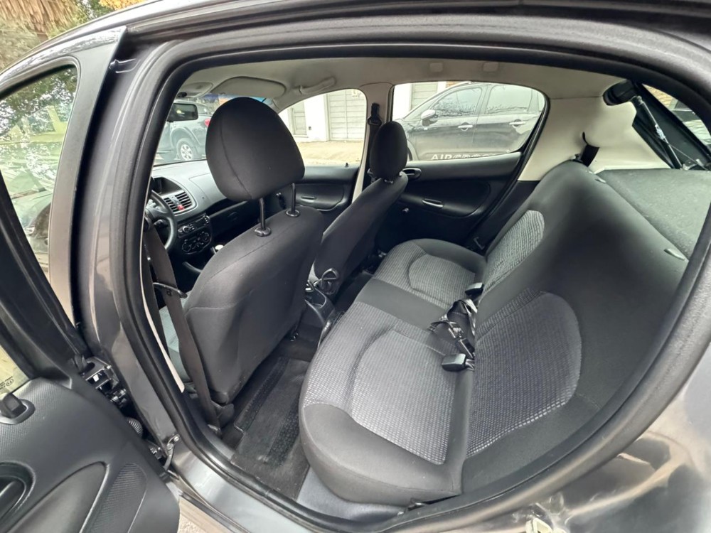 Peugeot 207 Active 1.4  75 CV — foto 3
